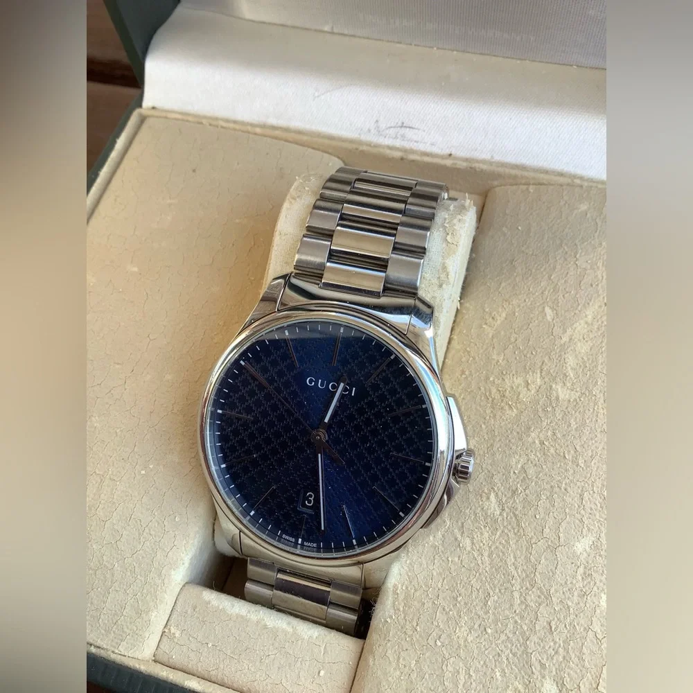Beautiful GUCCI men’s dress watch💥💥💥
